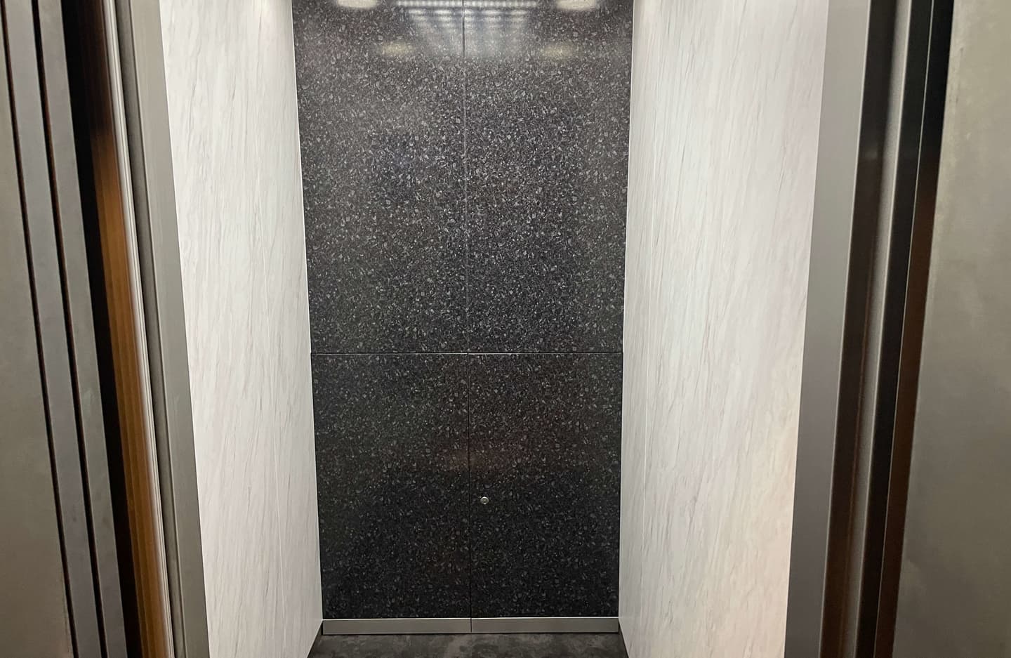 壁面化粧シート貼り