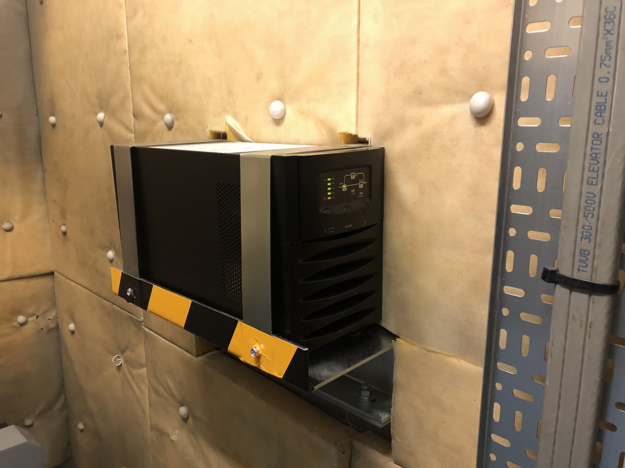 耐震対策：停電時自動着床装置※停電発生時エレベーターを最寄階に停止し、扉を開きます。