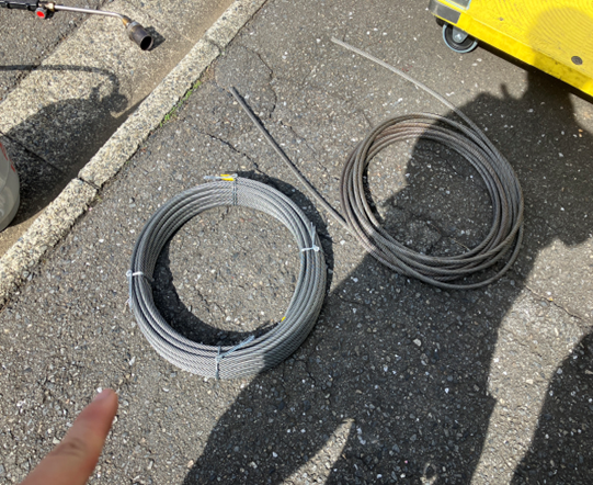 新旧比較(左：新部品、右：旧部品)