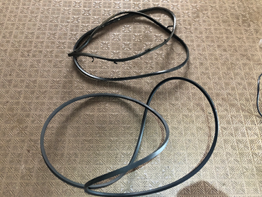 新旧比較（下：新品、上：旧品）