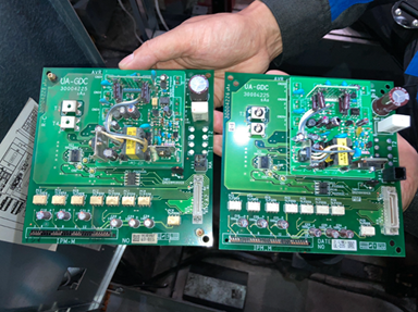 部品比較（左：旧部品、右：新部品）