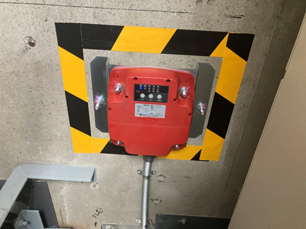 耐震対策：地震時管制運転装置（S波・P波感知）地震発生時に最寄階に着床・停止し、ご利用者様の閉じ込めを防ぎ、安全を確保いたします。