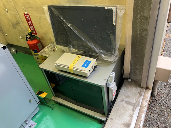 耐震対策：停電時自動着床装置　※停電発生時に最寄階に着床し、ご利用者様の閉じ込めを防ぎます。