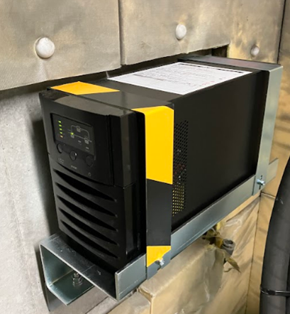 耐震対策：停電時自動着床装置　※停電発生時に最寄階に着床し、ご利用者様の閉じ込めを防ぎます。