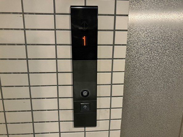 旧：乗場操作盤