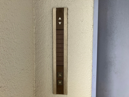 旧：乗場操作盤