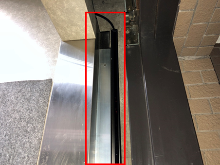 安全対策：マルチビームドアセンサー設置　※閉まりかけたドアにぶつかる事を防止します。