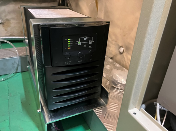 耐震対策：停電時自動着床装置　※停電発生時に最寄階に着床し、ご利用者様の閉じ込めを防ぎます。