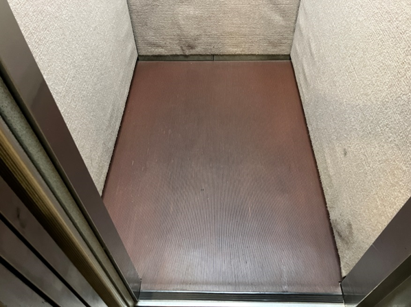 旧：カゴ内床マット