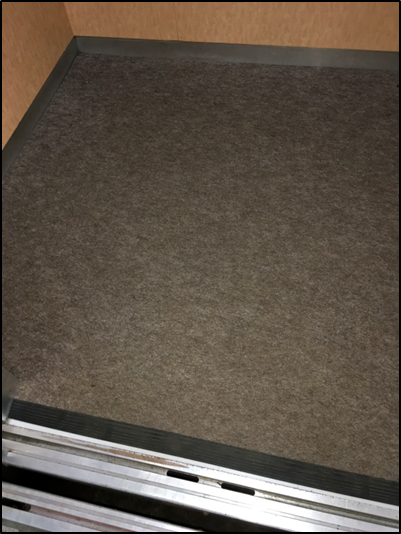 新:床マット(床タイルの保護用に設置致しました)