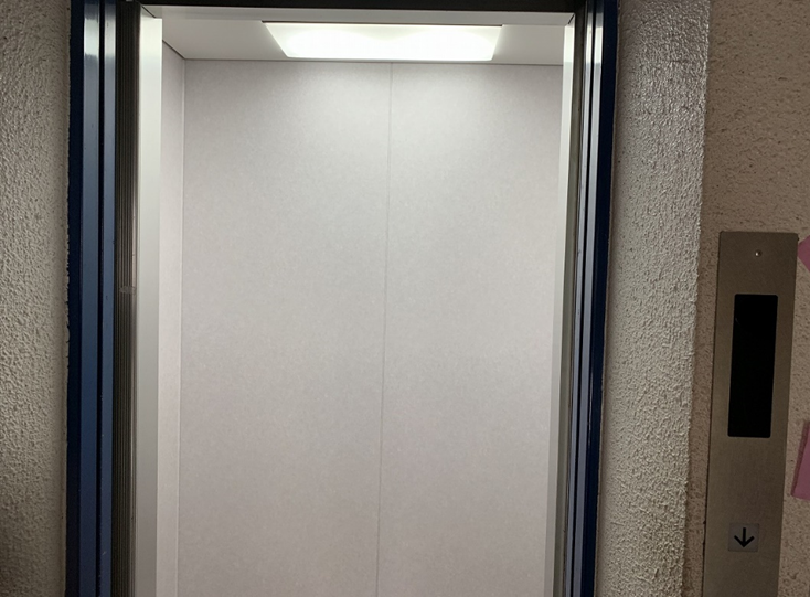 新:カゴ内 ※ダイノックシート貼りを実施致しました。