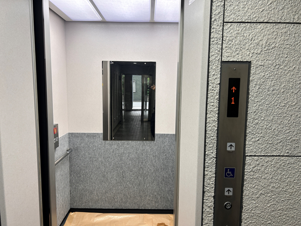 カゴ内壁面化粧シート、カゴ内保護マット交換