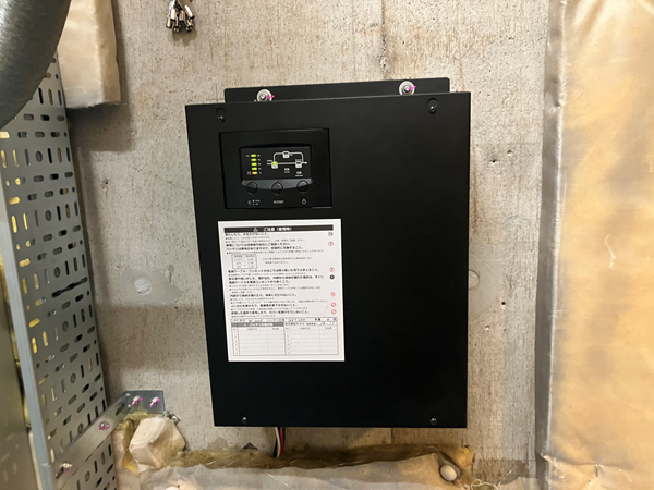 耐震対策:停電時自動着床装置 ※停電発生時に最寄階に着床し、ご利用者様の閉じ込めを防ぎます。