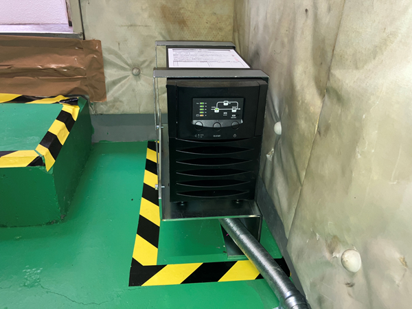 耐震対策：停電時自動着床装置　※停電発生時に最寄階に着床し、ご利用者様の閉じ込めを防ぎます。