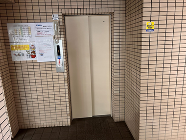新:各階乗場扉化粧シート貼り