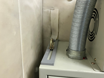 耐震対策：制御盤転倒防止（転倒防止固定金具）